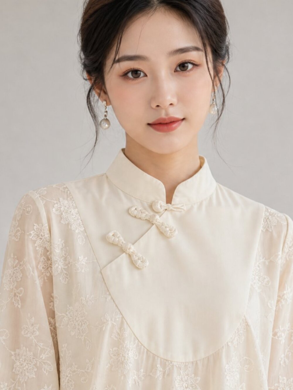 Small Size Chinese-style beige blouse featuring floral embroidery